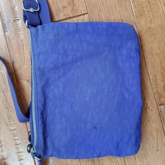 Kipling Alvar medium purple crossbody bag - Picture 4 of 10